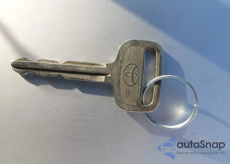 1999 Toyota Camry Le z USA, uszkodzony, nr VIN JT2BG22K6X0308775